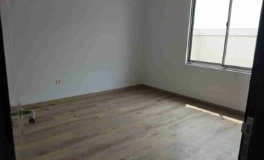 disewakan rumah PIK gold island 8x20