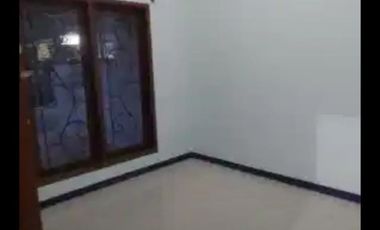 Disewakan Rumah Graha Sampurna Wiyung