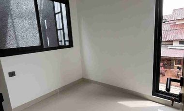 Rumah 2 lantai modern, siap huni di galaxy