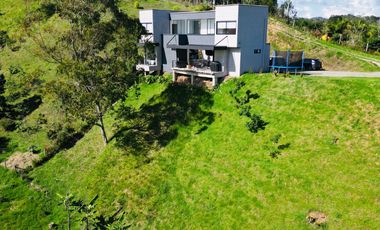 Venta de casa campestre en San Vicente Ferrer Vereda Chaparral, sector El Milagro