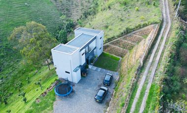 Venta de casa campestre en San Vicente Ferrer Vereda Chaparral, sector El Milagro