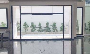 Jual Rumah mewah & rapi  full furnished pinggir pantai di Ancol Timur