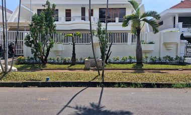 Jual Rumah mewah & rapi  full furnished pinggir pantai di Ancol Timur