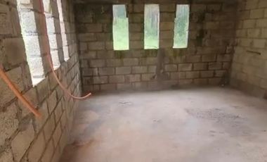 Venta de casa en obra negra con 664 metros de terreno