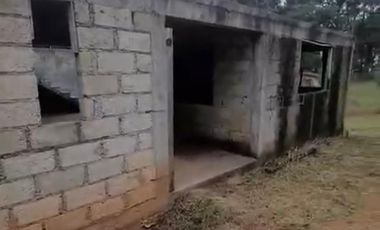 Venta de casa en obra negra con 664 metros de terreno