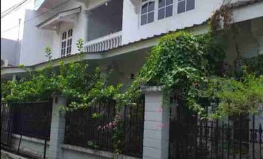 RUMAH DI JATIBENING BARU VINTAGE LUAS MURAH