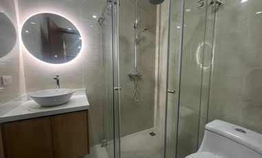 Renta Suite nueva por estrenar en centro norte de Quito 64m2