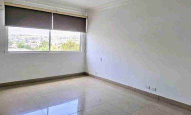 🟢ALQUILER ELEGANTE PENTHOUSE EN LOS CEIBOS -SECTOR ABIERTO🟢