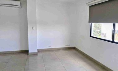 🟢ALQUILER ELEGANTE PENTHOUSE EN LOS CEIBOS -SECTOR ABIERTO🟢