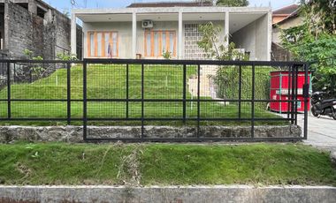 Dijual kos exclusive di sorowajan yogya full furnished sudah ada anak kos nya .. taman luas, kamar mandi dalam