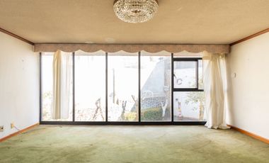 CASA EN ESQUINA, CON JARDIN, COLONIA LA PAZ