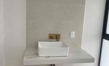 Casa en venta, amplios espacios y excelente iluminación natural