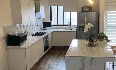 Casa en venta, amplios espacios y excelente iluminación natural