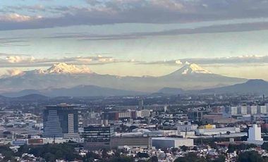 Casa en venta, amplios espacios y excelente iluminación natural