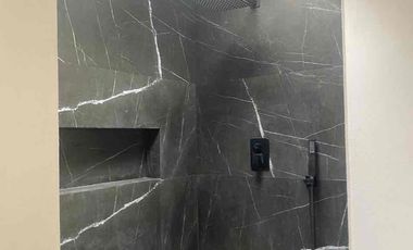 Casa en venta, amplios espacios y excelente iluminación natural