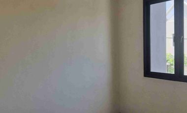 Minimalis 2 Lantai Dekat Surabaya