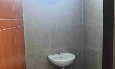 Minimalis 2 Lsntai Lengkap Perabot