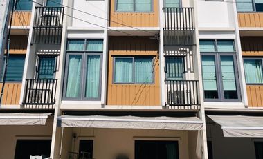 3 bedroom Townhouse for sale at Plex Onnut-Wongwaen