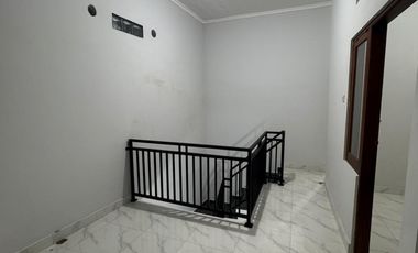 House for Yearly Rent - 5 Bedrooms, 2 Storey - Close to Warmadewa University