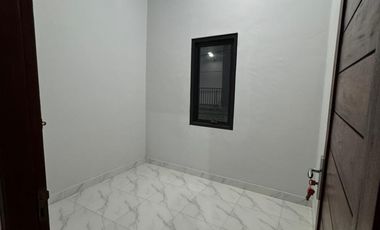 House for Yearly Rent - 5 Bedrooms, 2 Storey - Close to Warmadewa University