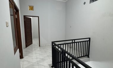 House for Yearly Rent - 5 Bedrooms, 2 Storey - Close to Warmadewa University