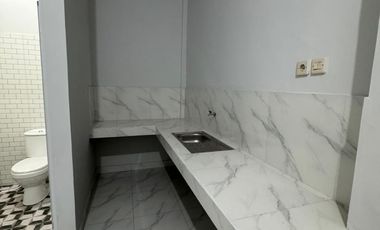 House for Yearly Rent - 5 Bedrooms, 2 Storey - Close to Warmadewa University