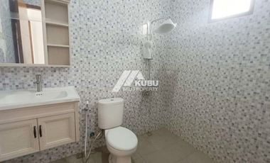 KBP1498  Charming Villa In a Safe and Quite Complex Area.