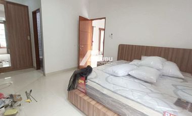 KBP1498  Charming Villa In a Safe and Quite Complex Area.