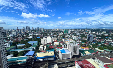 3 Bedroom Condo FOR SALE in Araneta City Quezon City Convertible to 2 Bedroom