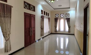 Luxurious 1 Floor House Ready to Live in Cianjur City Center Near Citimall