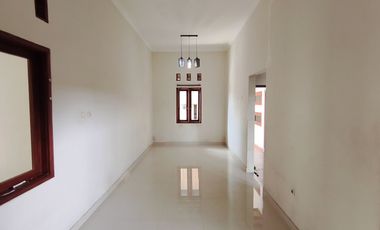 Luxurious 1 Floor House Ready to Live in Cianjur City Center Near Citimall