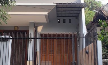 Disewa rumah besar semi furnished di Ancol Barat dalam Cluster