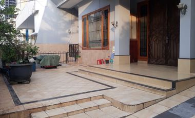 Disewa rumah besar semi furnished di Ancol Barat dalam Cluster