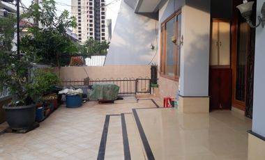 Disewa rumah besar semi furnished di Ancol Barat dalam Cluster