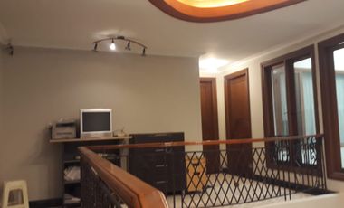 Disewa rumah besar semi furnished di Ancol Barat dalam Cluster
