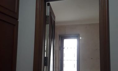 Disewa rumah besar semi furnished di Ancol Barat dalam Cluster