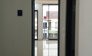 Dijual Rumah SHM 2 Lantai di Cluster Clematis By Rumah Chinida (Li)