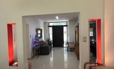 Casa en excelente estado. única. a 10 cuadras del centro de Mercedes