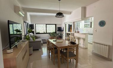 Casa en excelente estado. única. a 10 cuadras del centro de Mercedes