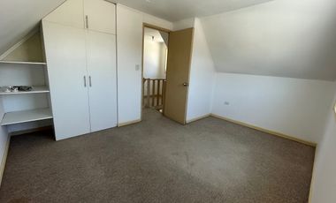 ARRIENDO CASA EN VILLA PARQUE ORIENTE, LINARES