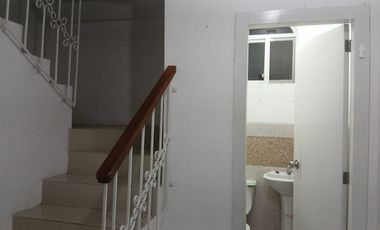 SE ALQUILA HERMOSA CASA EN LA URBANIZACIÓN SARILAND EN LA CIUDAD DE MANTA