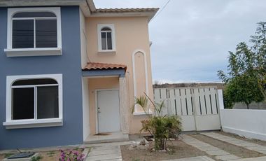 SE ALQUILA HERMOSA CASA EN LA URBANIZACIÓN SARILAND EN LA CIUDAD DE MANTA