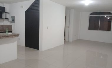 SE ALQUILA HERMOSA CASA EN LA URBANIZACIÓN SARILAND EN LA CIUDAD DE MANTA