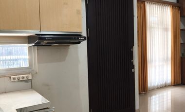 Rumah 2 Lantai Dalam Komplek Aman Siap Pakai di Mekarwangi