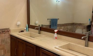 Vendo en Cuernavaca Casa de 1 Nivel en Fracc. Real de Tezoyuca, estilo Cuernavaca, totalmente amueblada y con Seguridad Total.