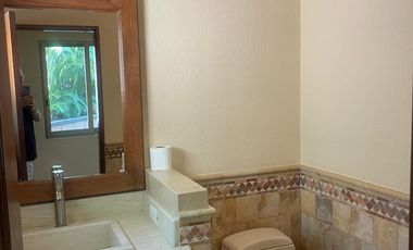 Vendo en Cuernavaca Casa de 1 Nivel en Fracc. Real de Tezoyuca, estilo Cuernavaca, totalmente amueblada y con Seguridad Total.