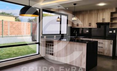 Casa de Una Planta en Arriendo con Cocina Equipada - Mirasierra