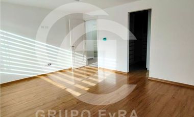 Casa de Una Planta en Arriendo con Cocina Equipada - Mirasierra