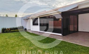 Casa de Una Planta en Arriendo con Cocina Equipada - Mirasierra