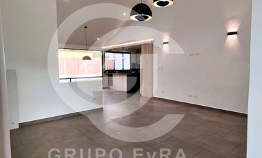 Casa de Una Planta en Arriendo con Cocina Equipada - Mirasierra